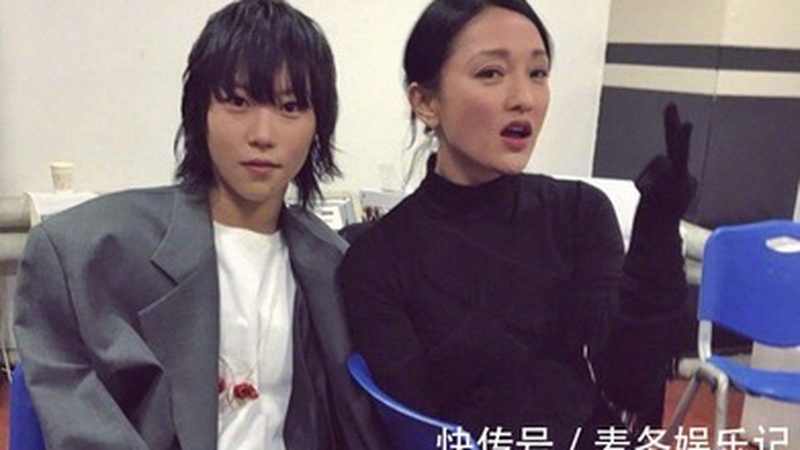 窦靖童宋妍霏恋情再添实证，多年友情悄然升温