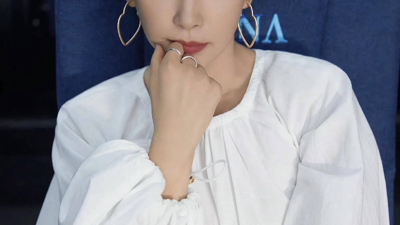 李冰冰戛纳十年重返惊艳亮相东方美人的从容与锋芒